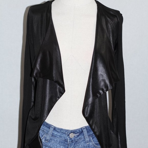 Happening In The Present Black Jacket - Picture 7 of 12